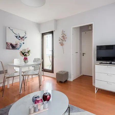 Apartment Sweet Paris